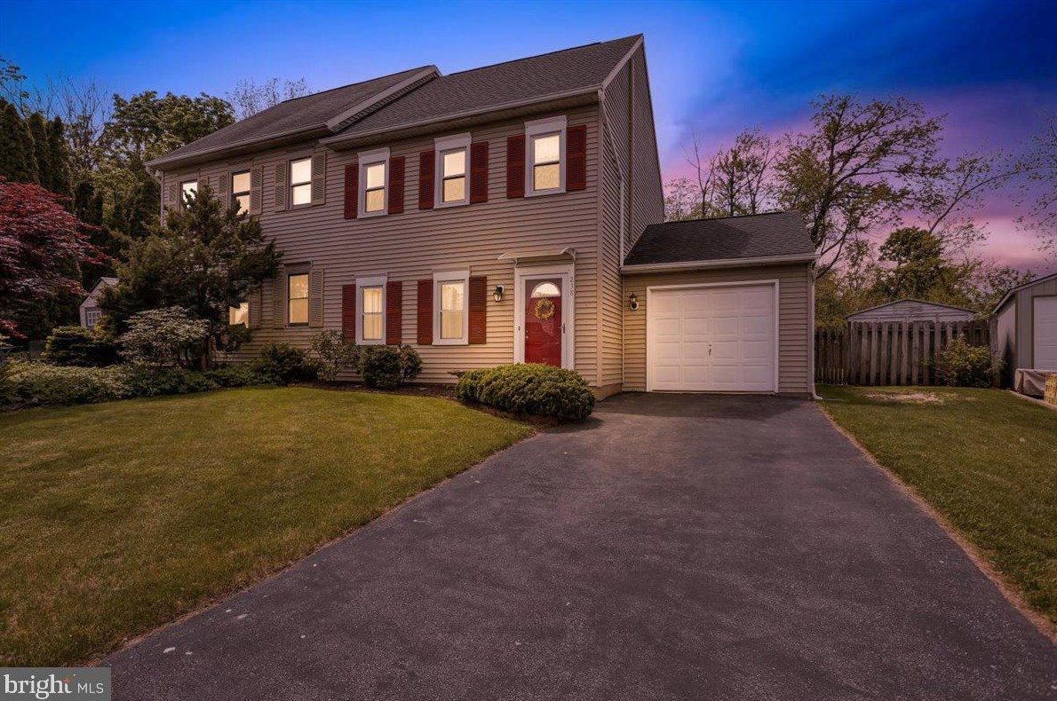 238 S 5th St, Womelsdorf, PA 19567