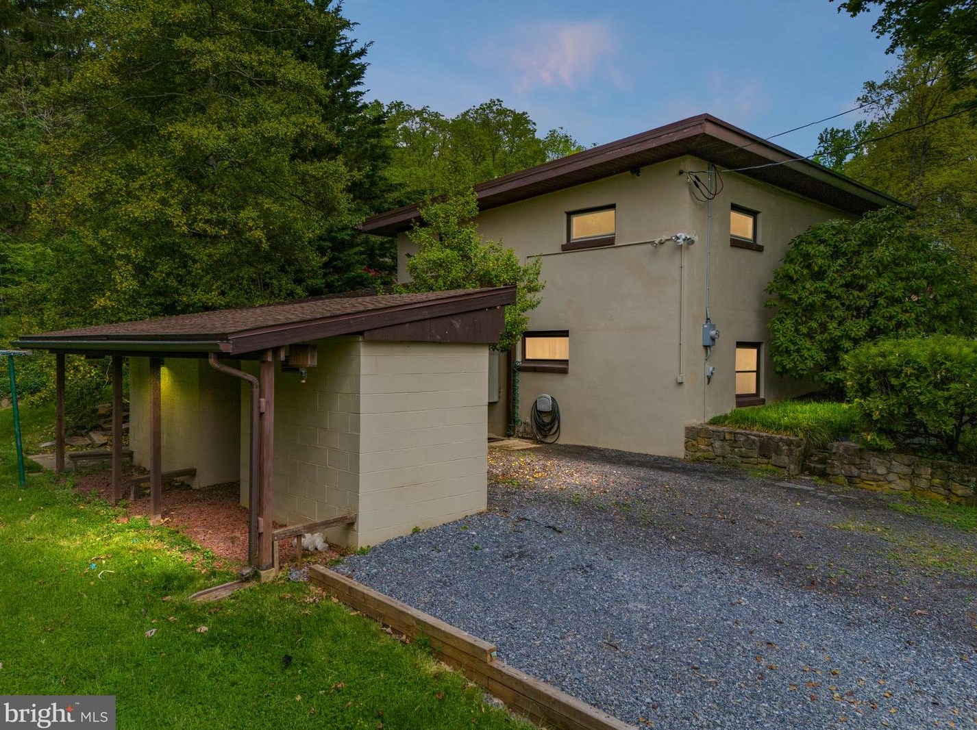 36 Magnolia Ln, Spring Valley, PA 19560