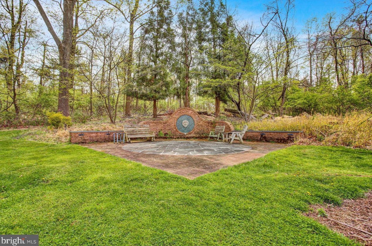 3 Frst Rd, Hummels Store PA  19540-9300 exterior