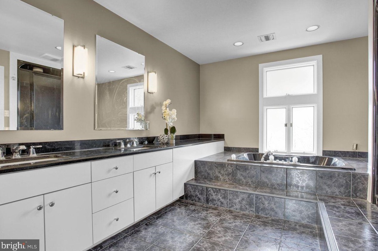 3 Frst Rd, Hummels Store PA  19540-9300 exterior