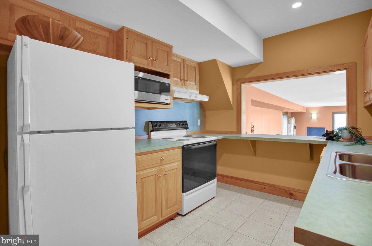 3 Frst Rd, Hummels Store PA  19540-9300 exterior