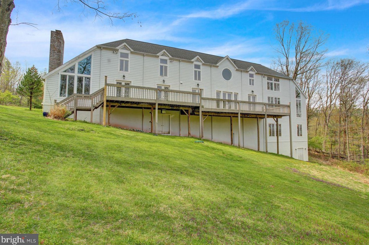 3 Frst Rd, Hummels Store PA  19540-9300 exterior