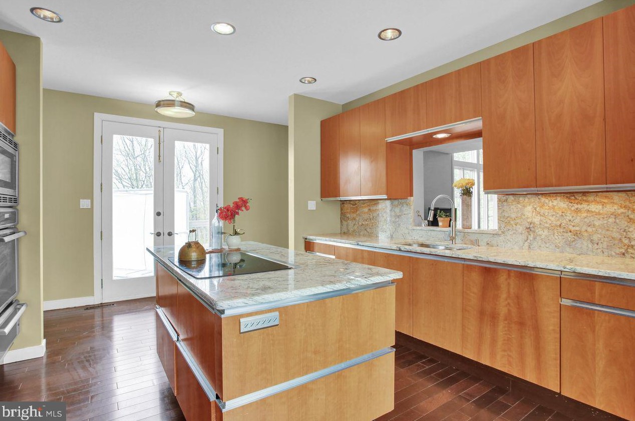 3 Frst Rd, Hummels Store PA  19540-9300 exterior