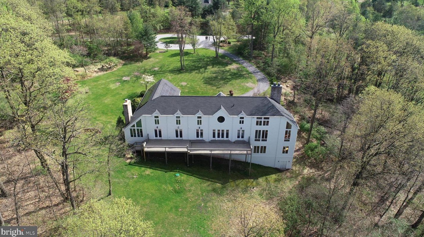 3 Frst Rd, Hummels Store PA  19540-9300 exterior