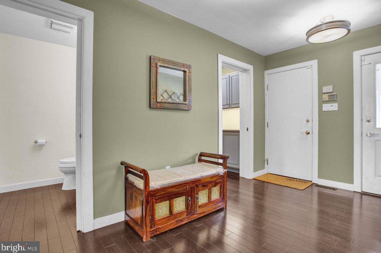 3 Frst Rd, Hummels Store PA  19540-9300 exterior