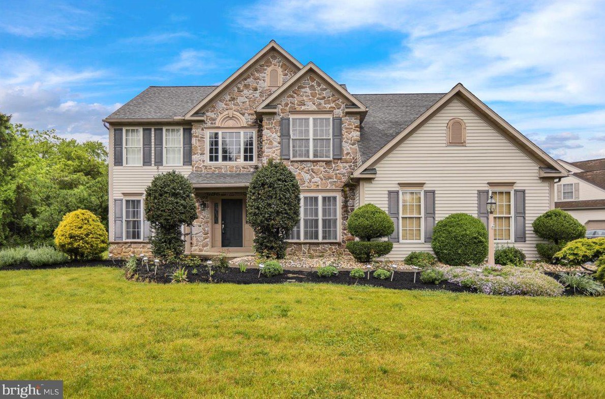 300 Wisteria Ln, Reading, PA 19608