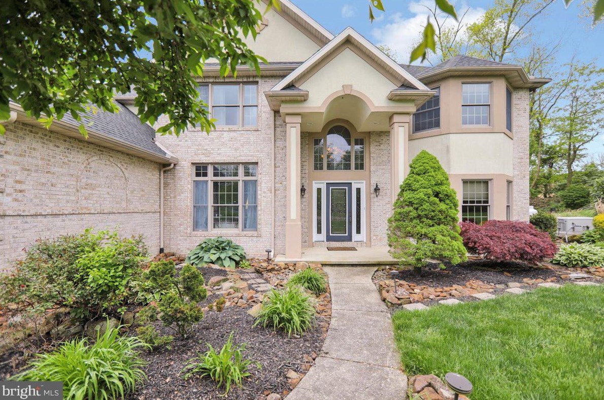 214 Lowell Dr, Reading, PA 19606