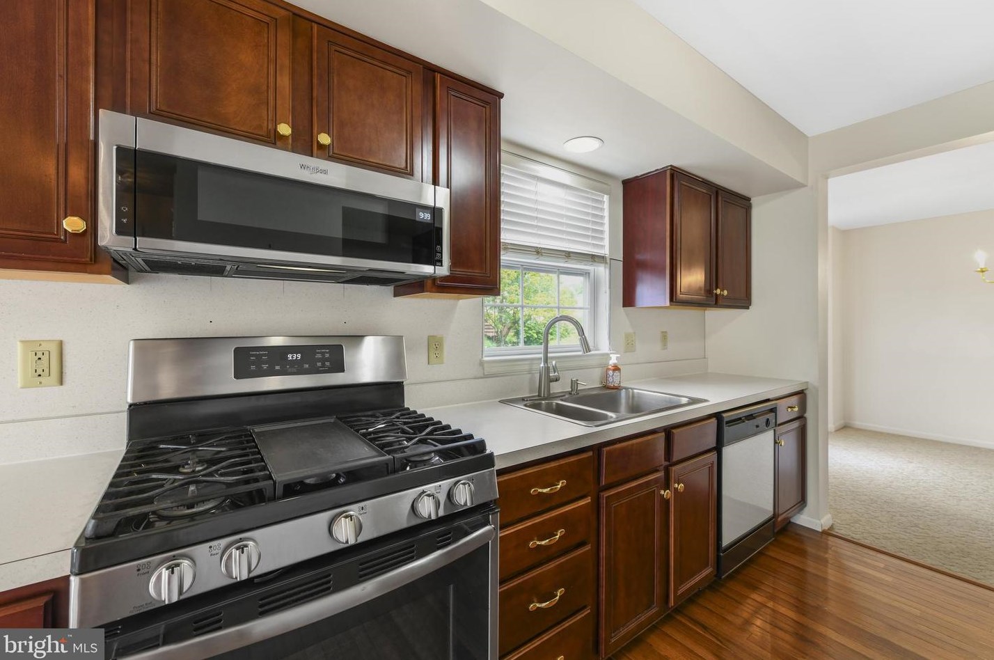 365 Waterford Ln, Reading, PA 19606