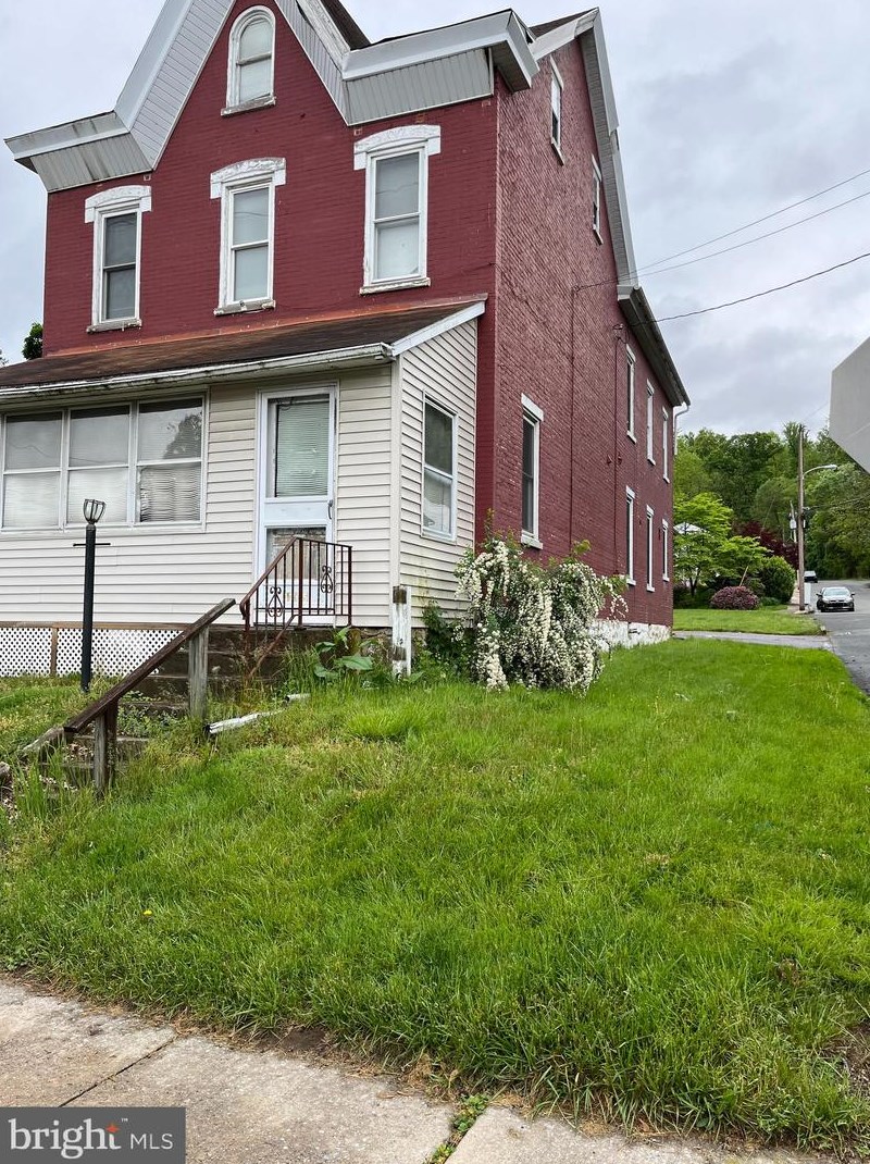 1765 S Main St, Bechtelsville, PA 19505