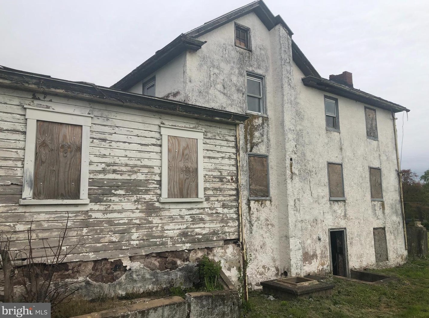 75 Black Matt Rd, Douglassville PA  19518-9705 exterior