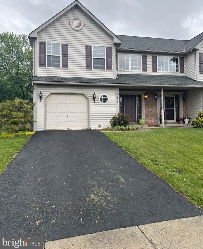1004 Felix Ct, Reading, PA 19605
