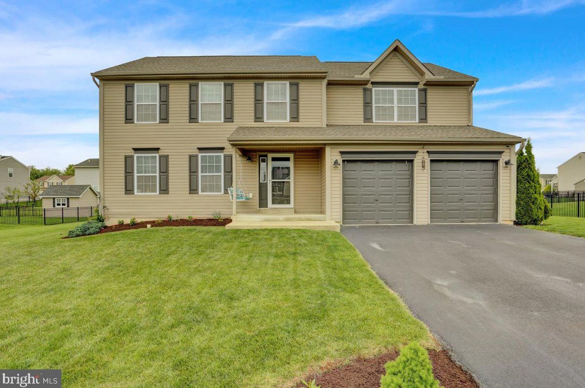 33 Solvay Dr, Reading, PA 19605-7005