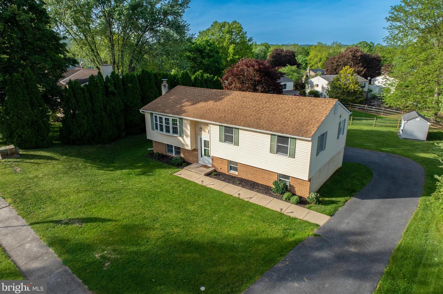 27 Wagon Way, Basket, PA 19547-9752
