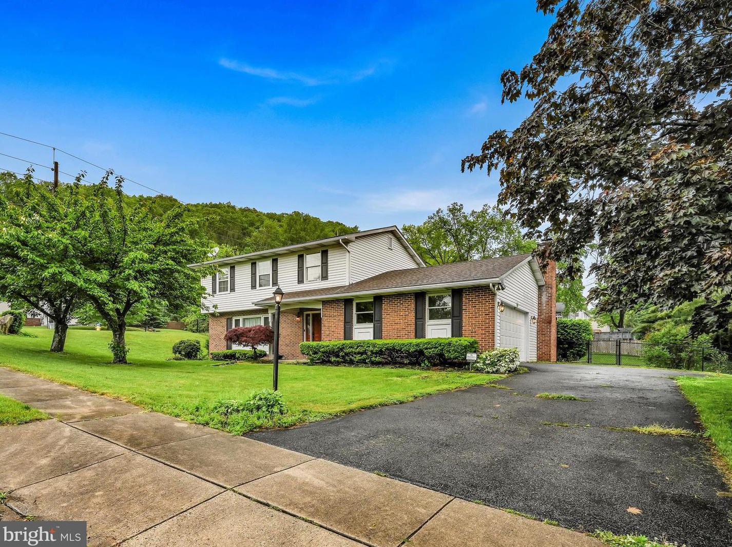 67 Hearthstone Dr, Reading, PA 19606