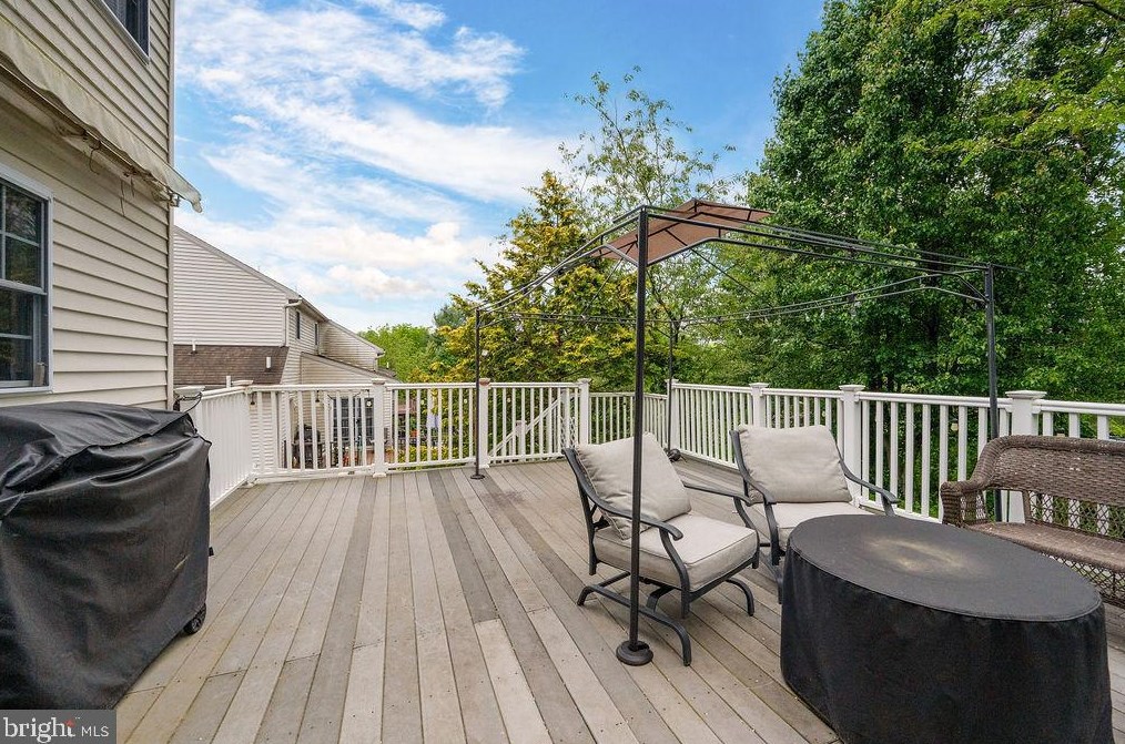 7 Brassie Cir, Reading PA  19607-3362 exterior