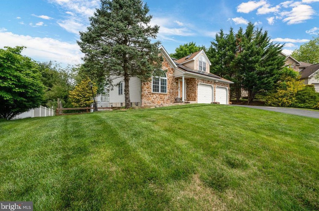 7 Brassie Cir, Reading PA  19607-3362 exterior