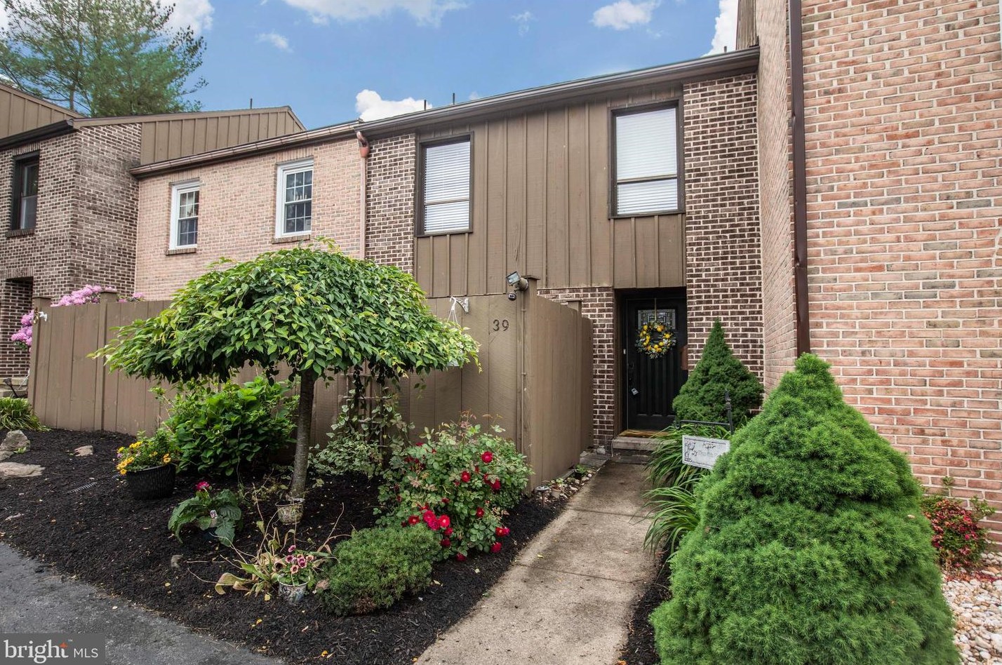 39 Tee Cir, Reading, PA 19607-3346