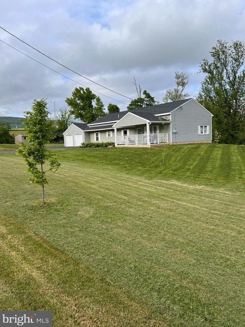 549 N 6th St, Moselem, PA 19526
