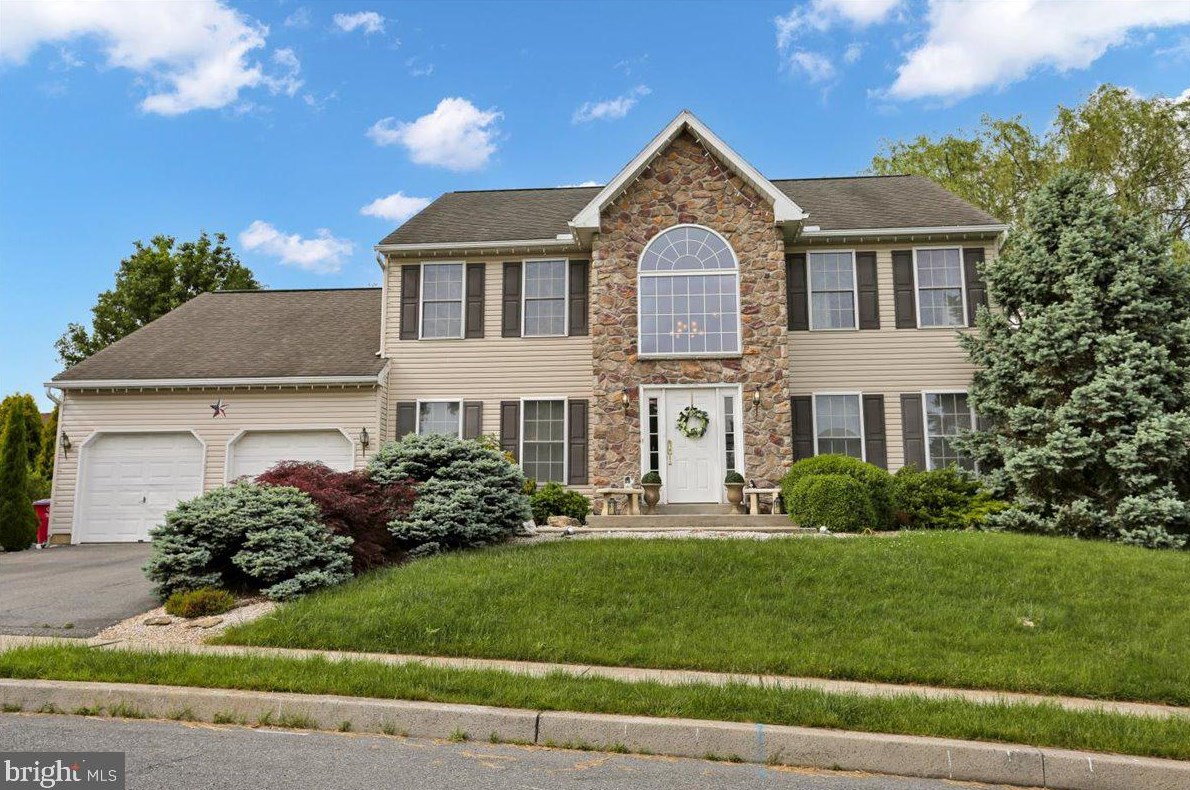 10 Prospect Dr, Reading, PA 19608-8976