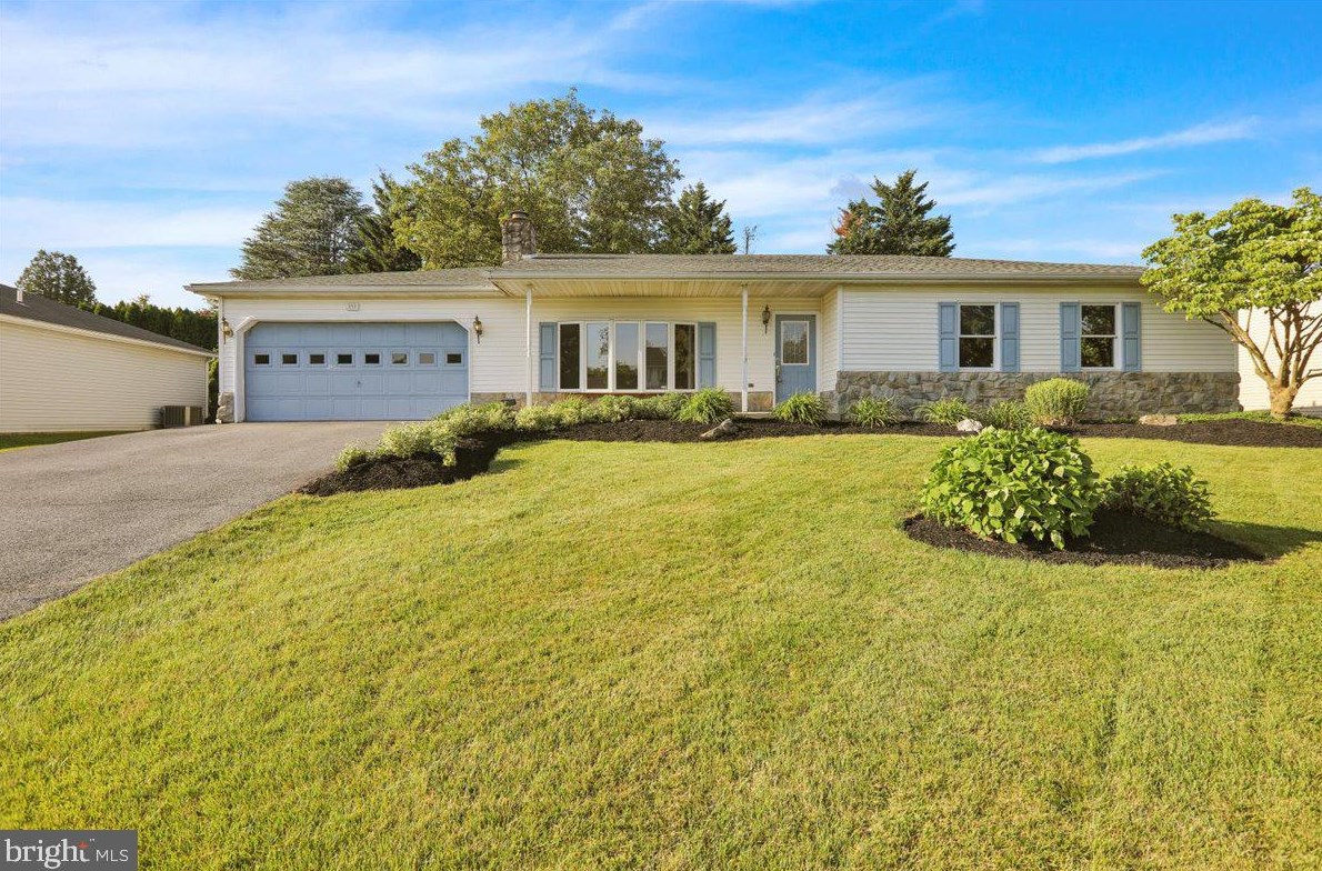 233 Faith Dr, Blandon, PA 19510-9767