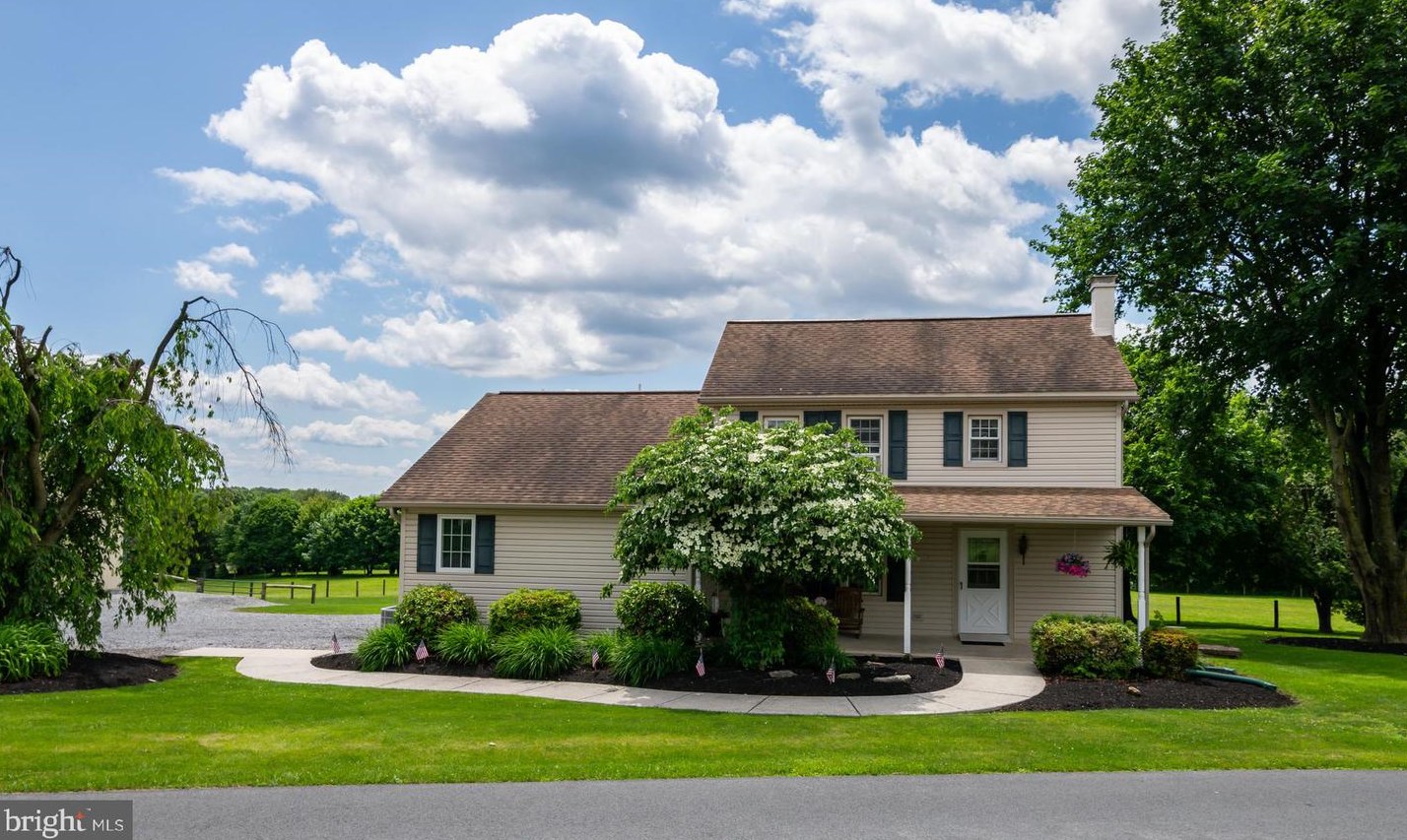 296 Ernst Rd, Centre, PA 19541