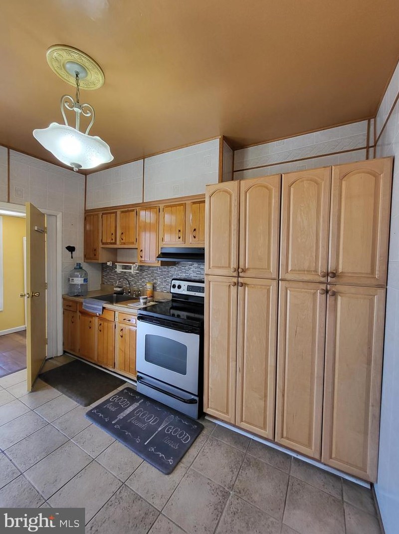 436 15th St, Reading PA  19602-2168 exterior