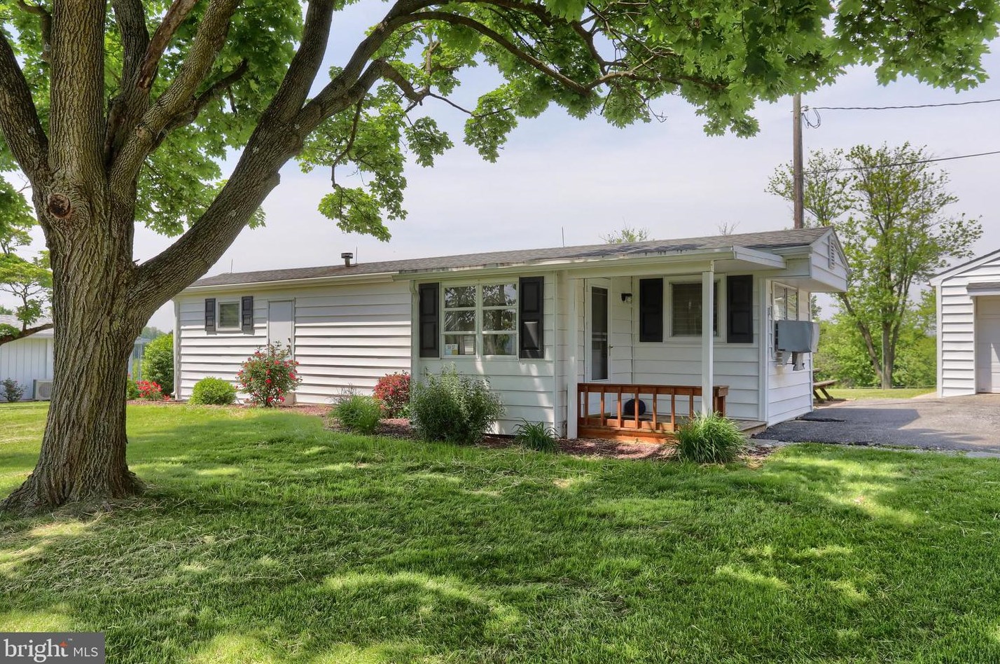 2471 Brownsville Rd, Robesonia, PA 19551-8938