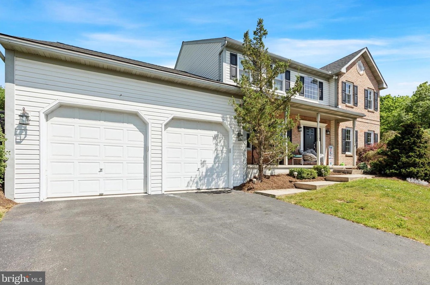 202 Ivy Ln, Douglassville, PA 19518-1142