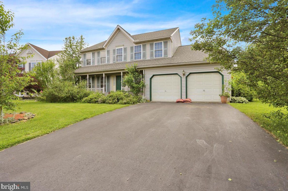 264 Longleaf Dr, Blandon, PA 19510