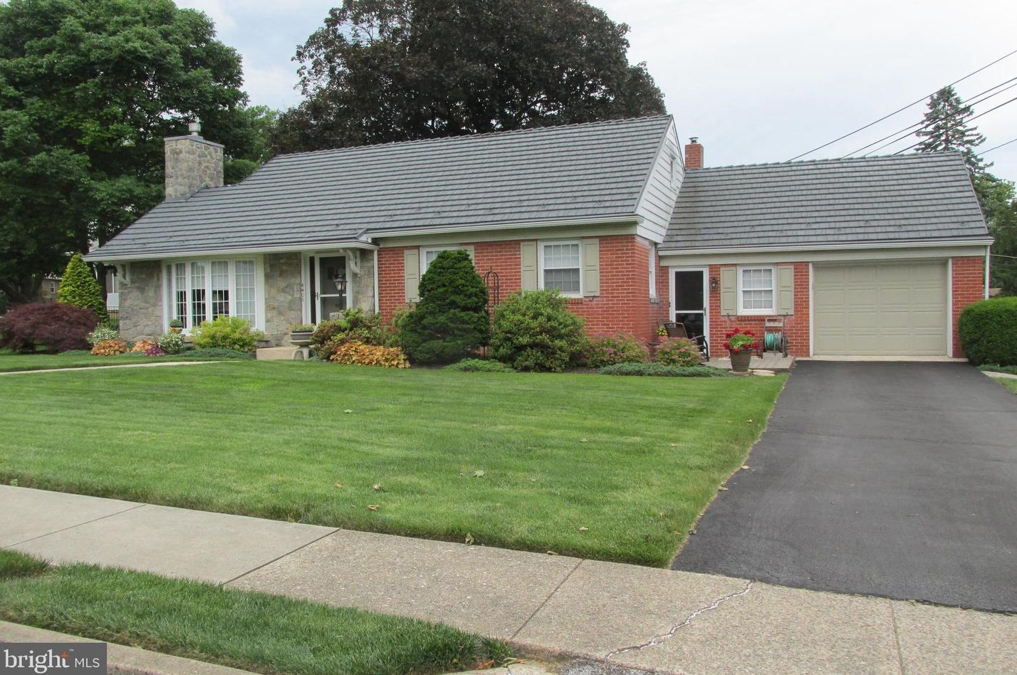 4406 6th Ave, Spring Valley, PA 19560