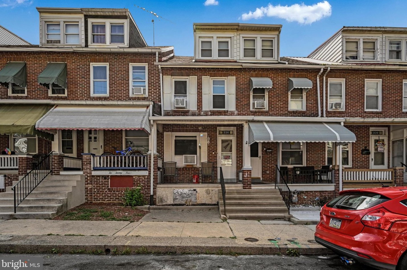 226 Linden St, Reading, PA 19604-2932