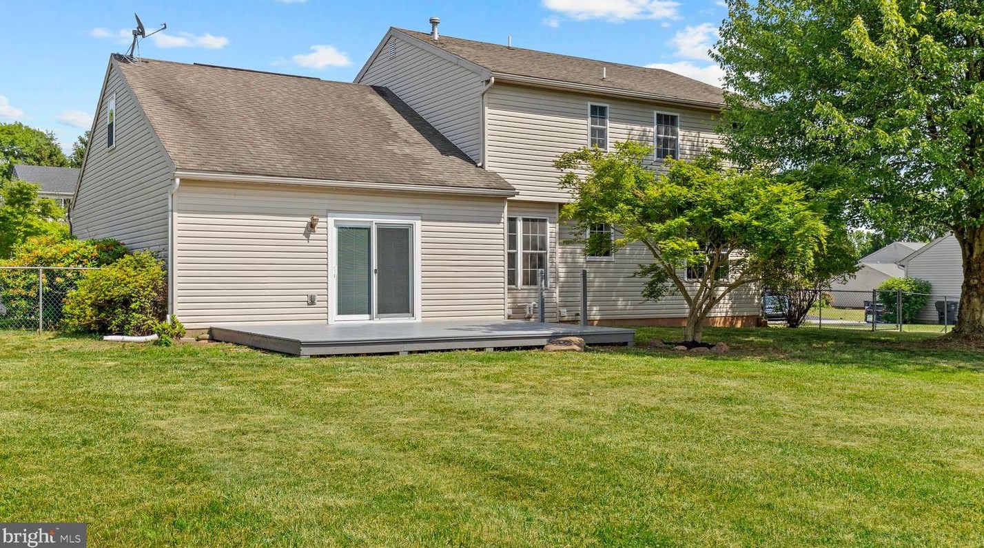 305 Penns Ln, Douglassville PA  19518-8702 exterior