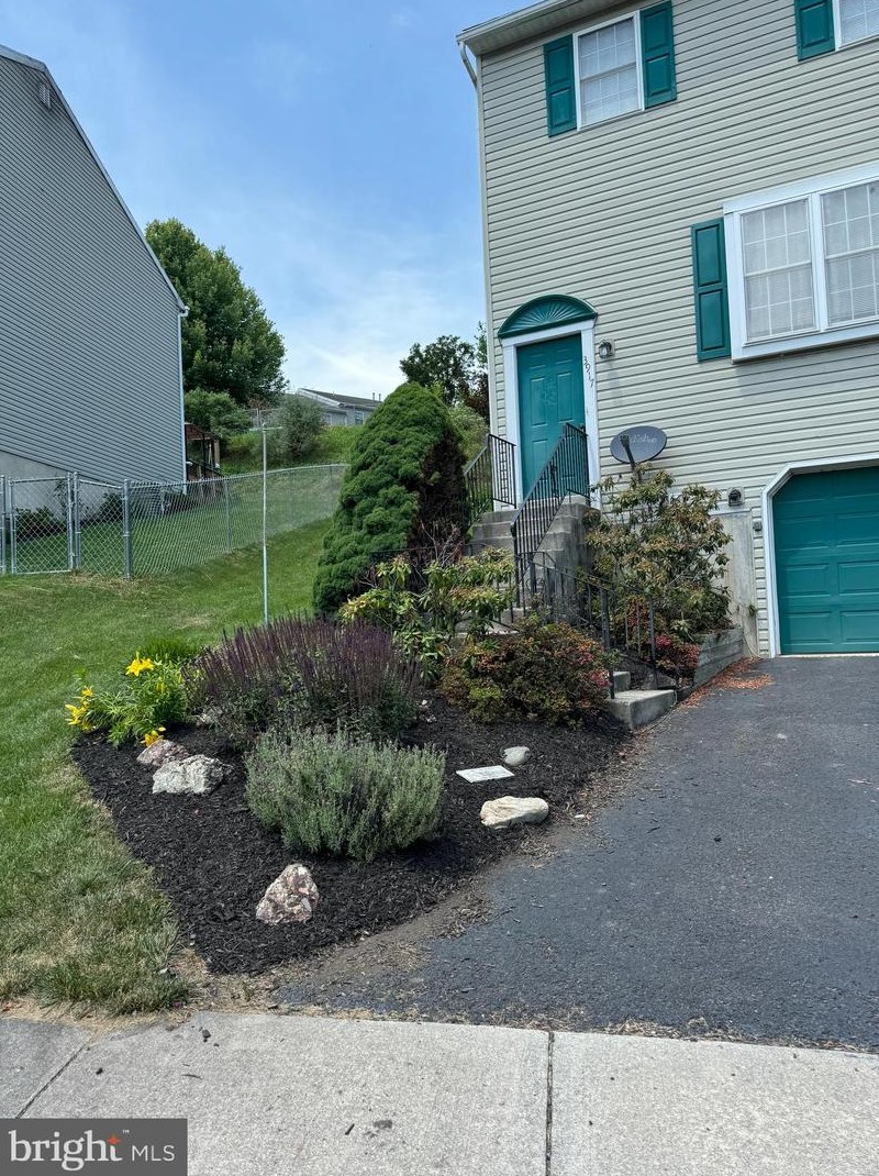 3917 Penns Dr, Reading, PA 19606