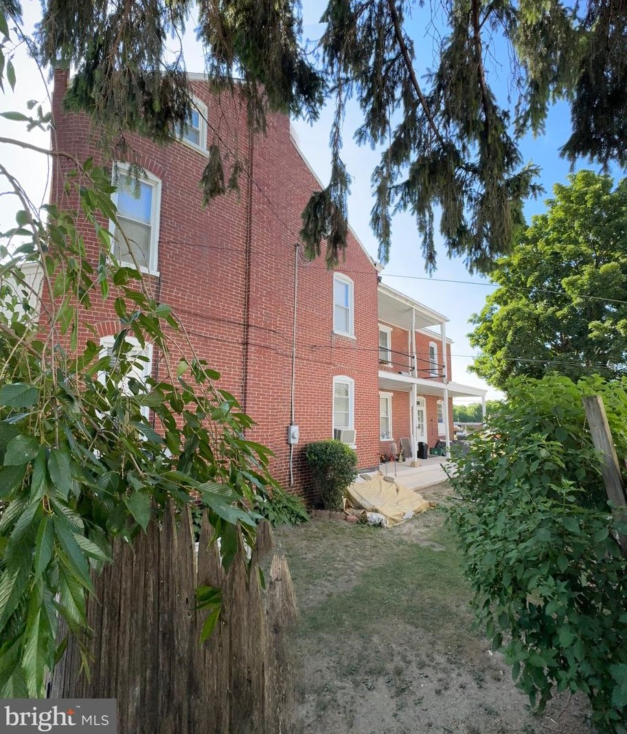 27 Madison Ave, Reading, PA 19605-2909