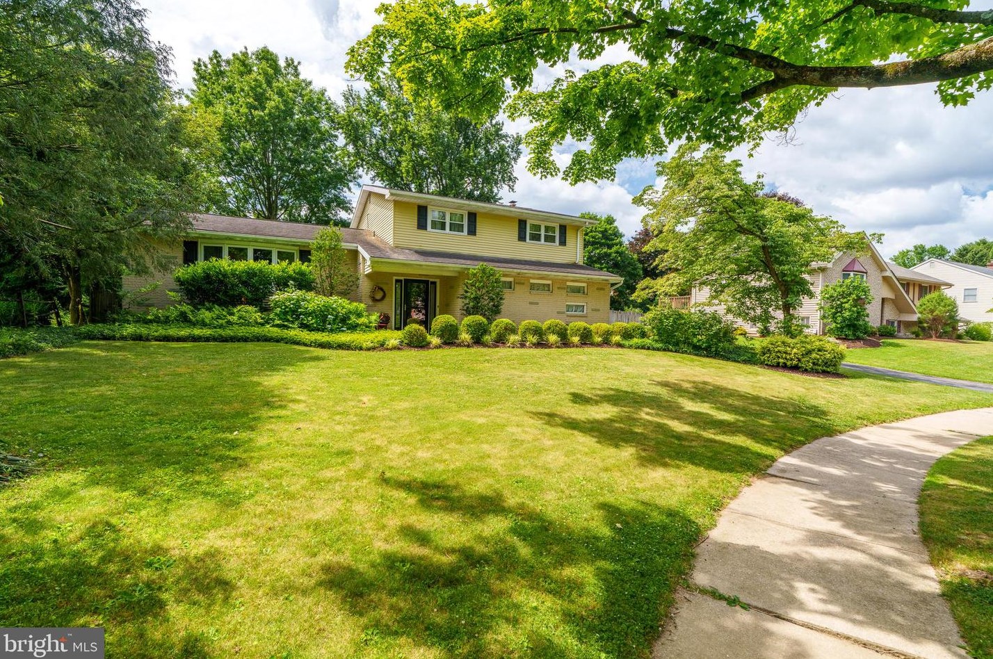 1826 Squire Ct, Reading, PA 19610