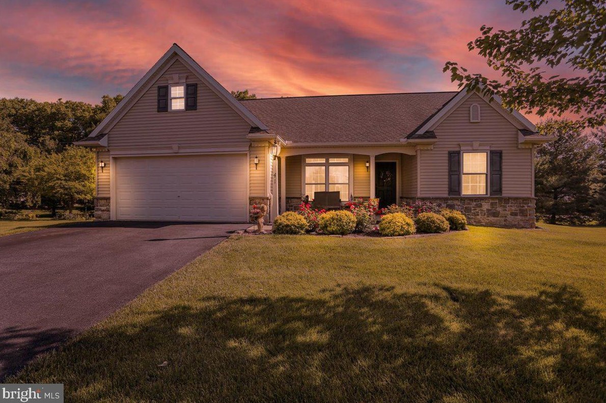 41 Freesia Ct, Womelsdorf, PA 19567