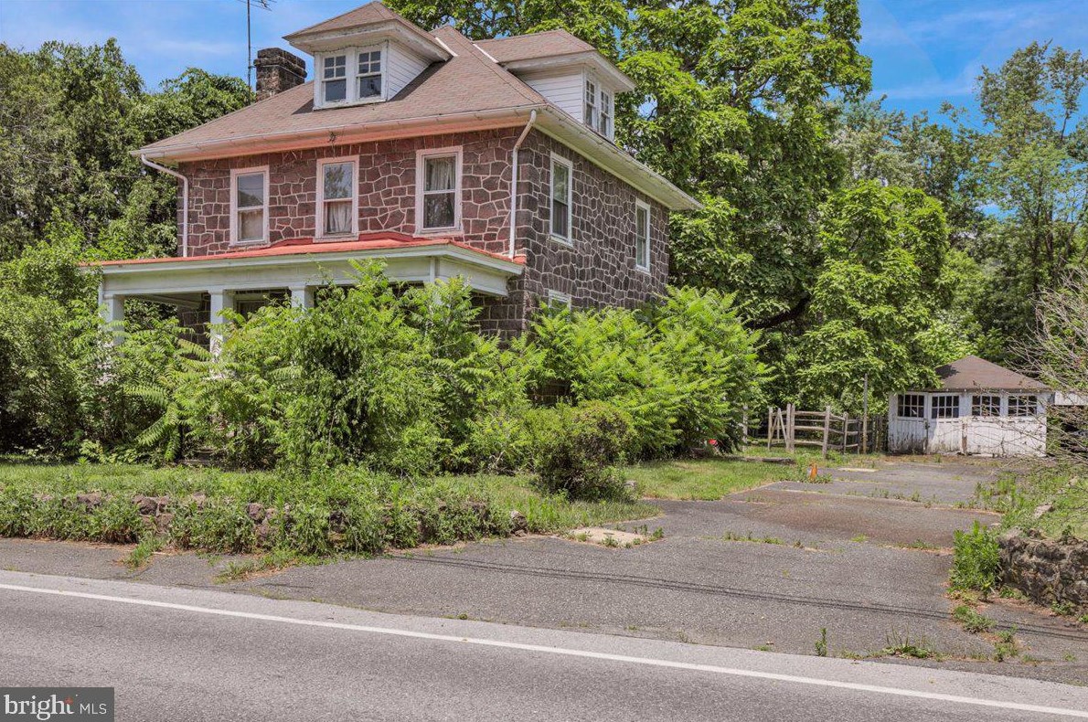 414 Old Philadelphia Pike, Douglassville, PA 19518