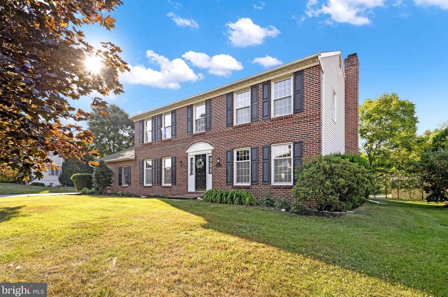 11 Heather Ct, Douglassville, PA 19518