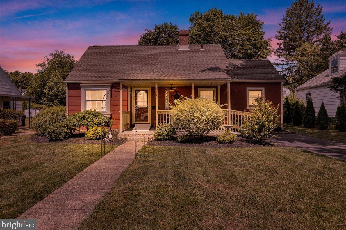 610 Byram St, Reading, PA 19606-1607