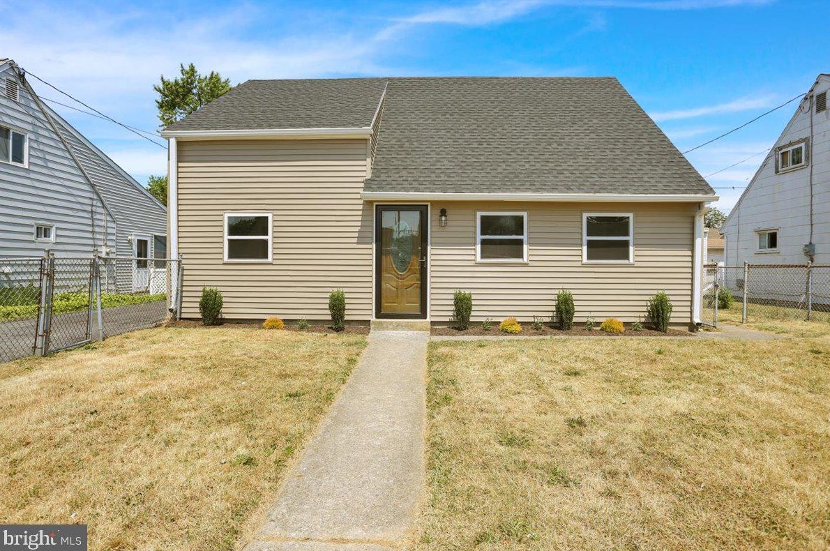 810 Hartman Ave, Spring Valley, PA 19560