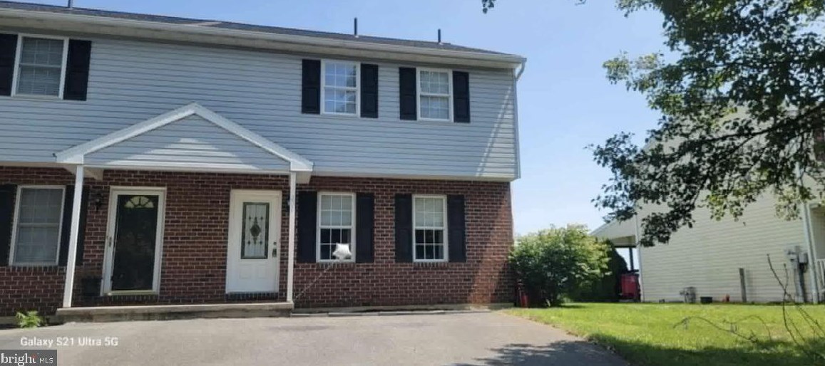 202 Carriage Dr, Wernersville, PA 19565