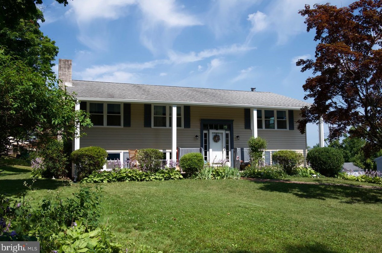 18 George St, Douglassville, PA 19518