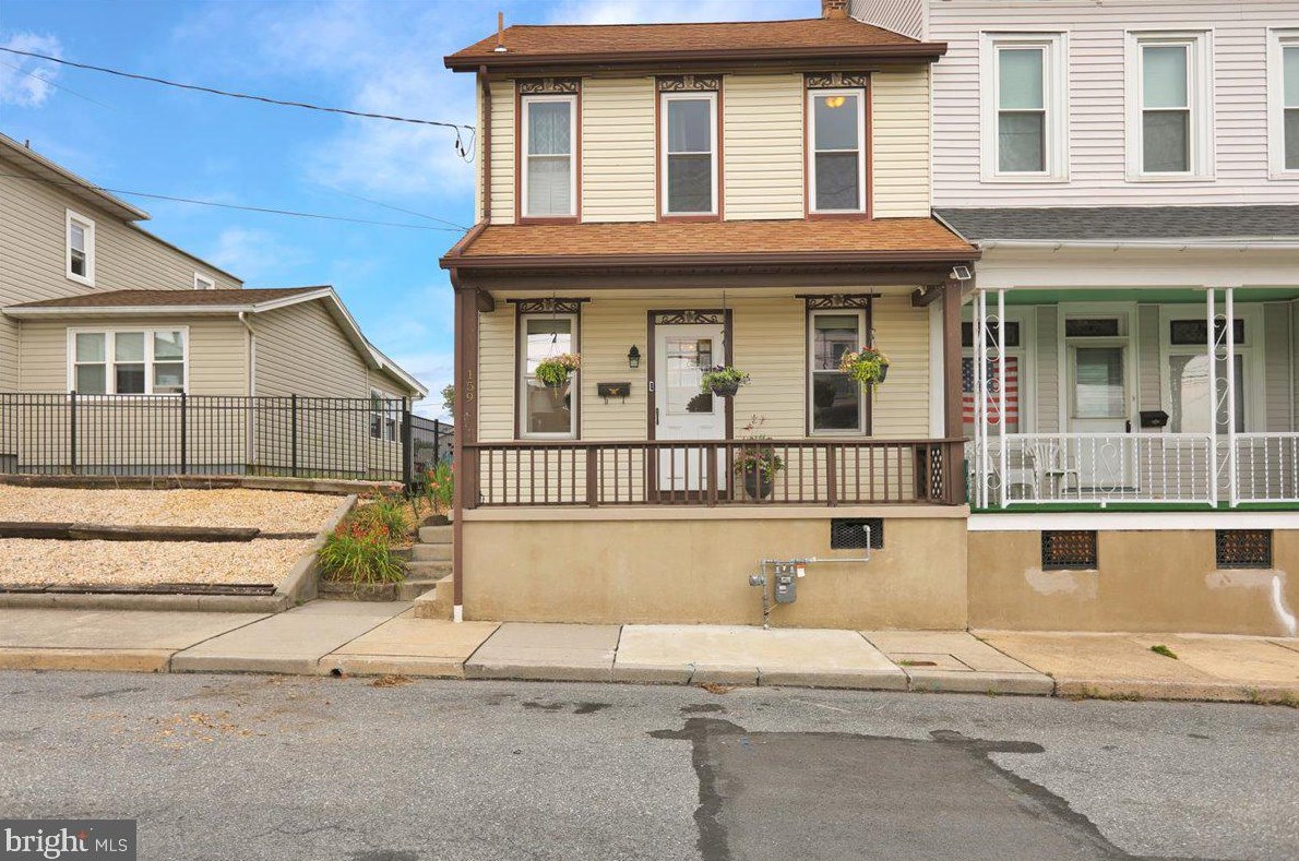 159 W Walnut St, Greenwich, PA 19530