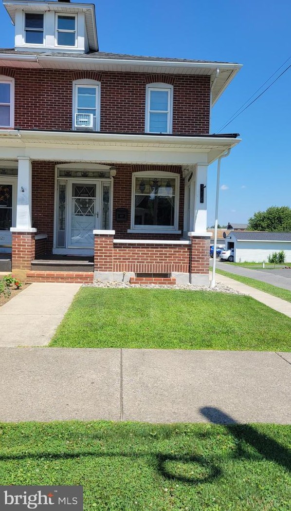 123 E Smith St, Topton, PA 19562