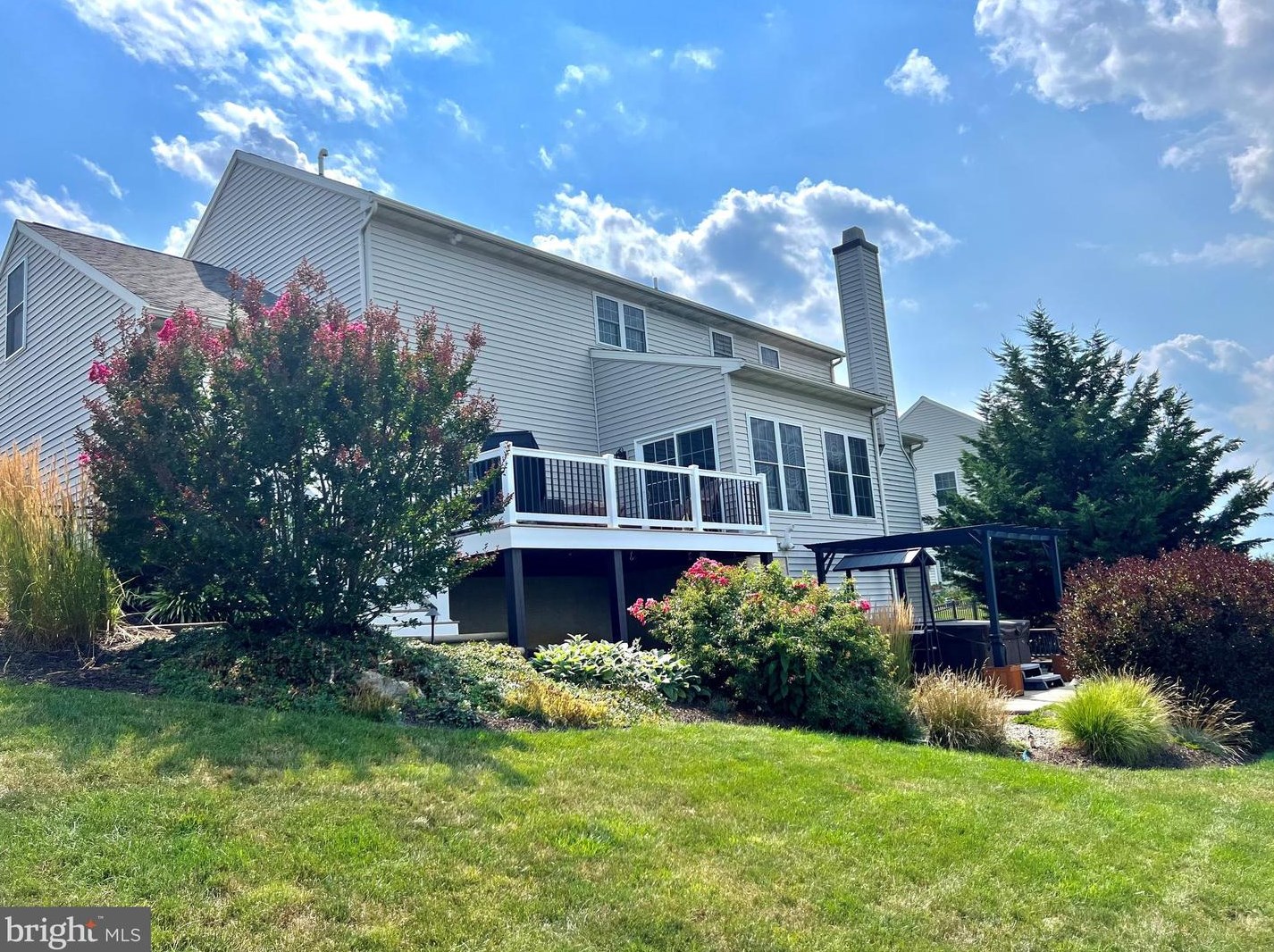 45 Sweetwater Ln, Wernersville, PA 19565