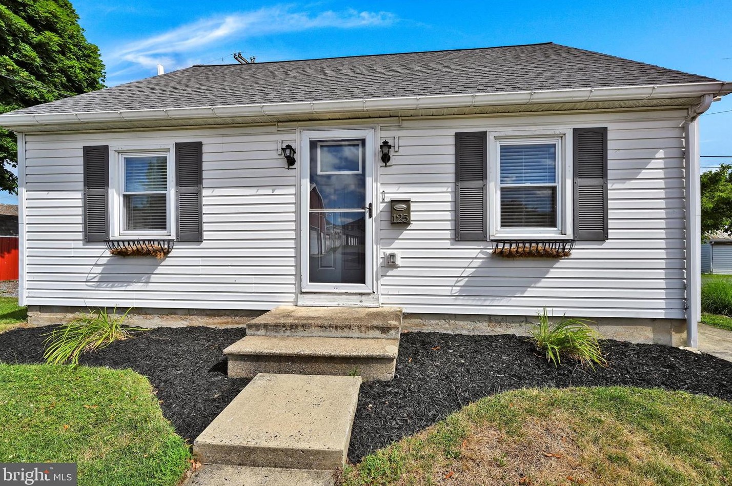 125 Barkley Street E, Topton, PA 19562