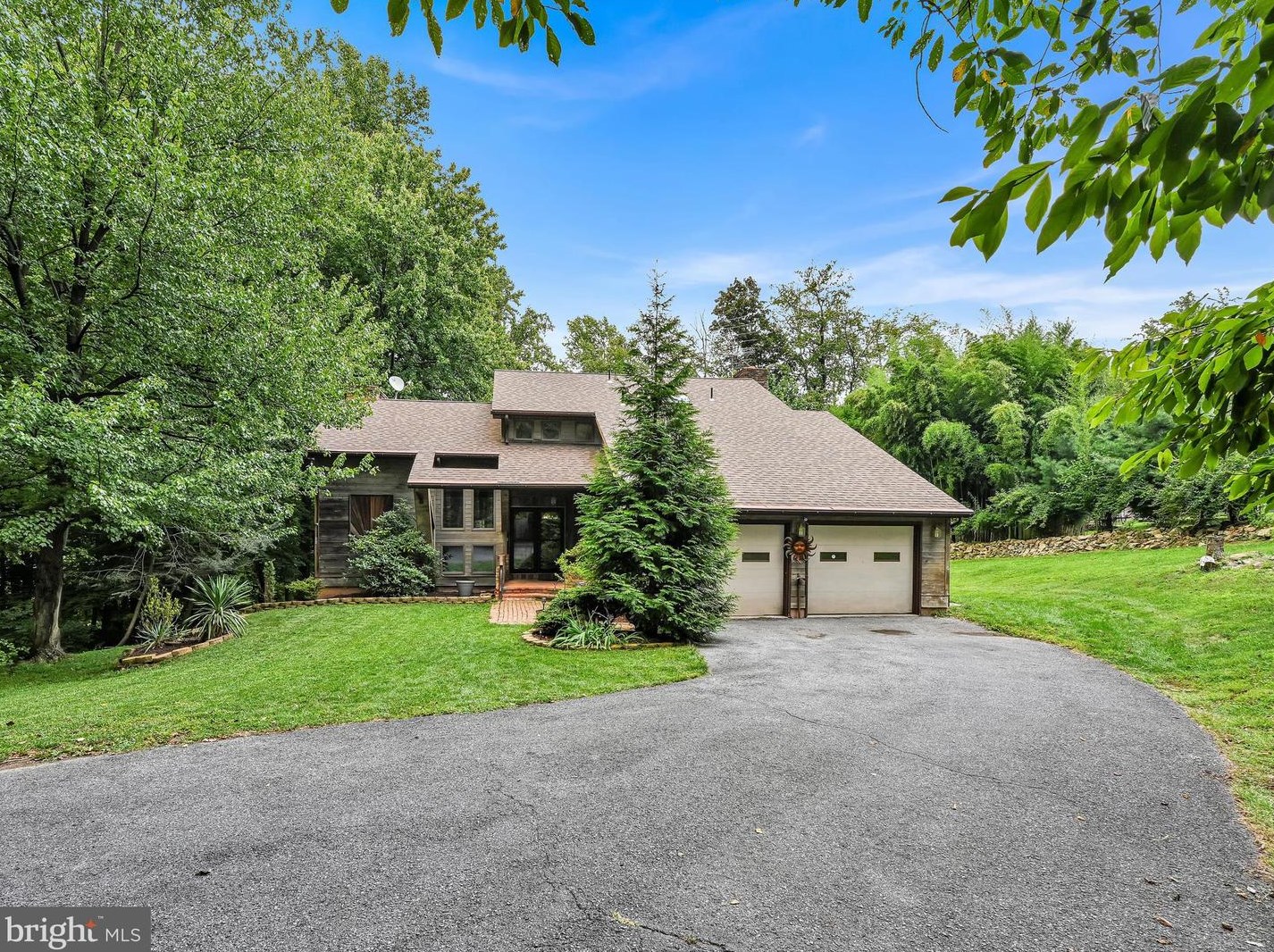 1045 Hill Rd, Wernersville, PA 19565