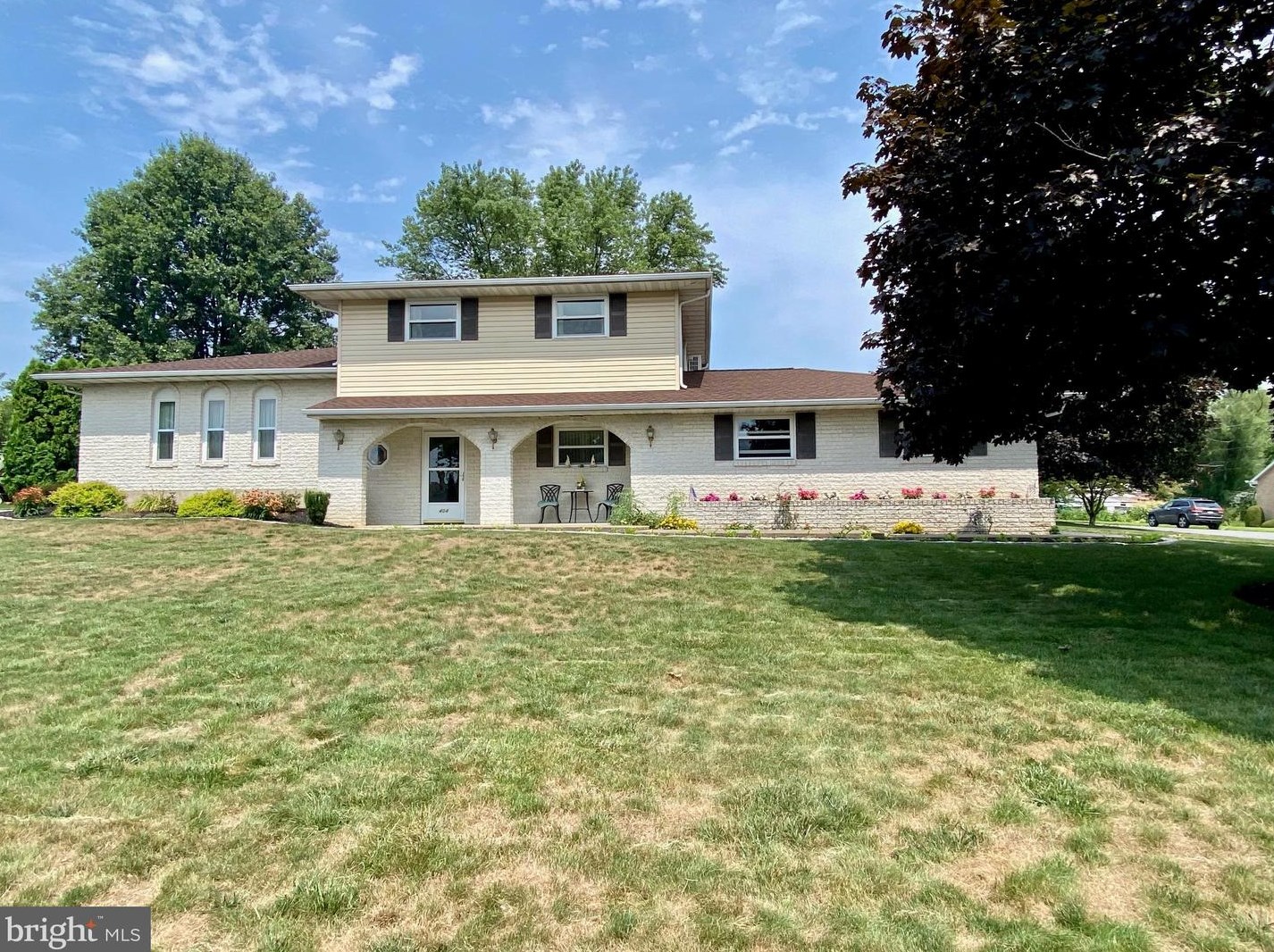 404 Raymond Ave, Moselem, PA 19526-8316