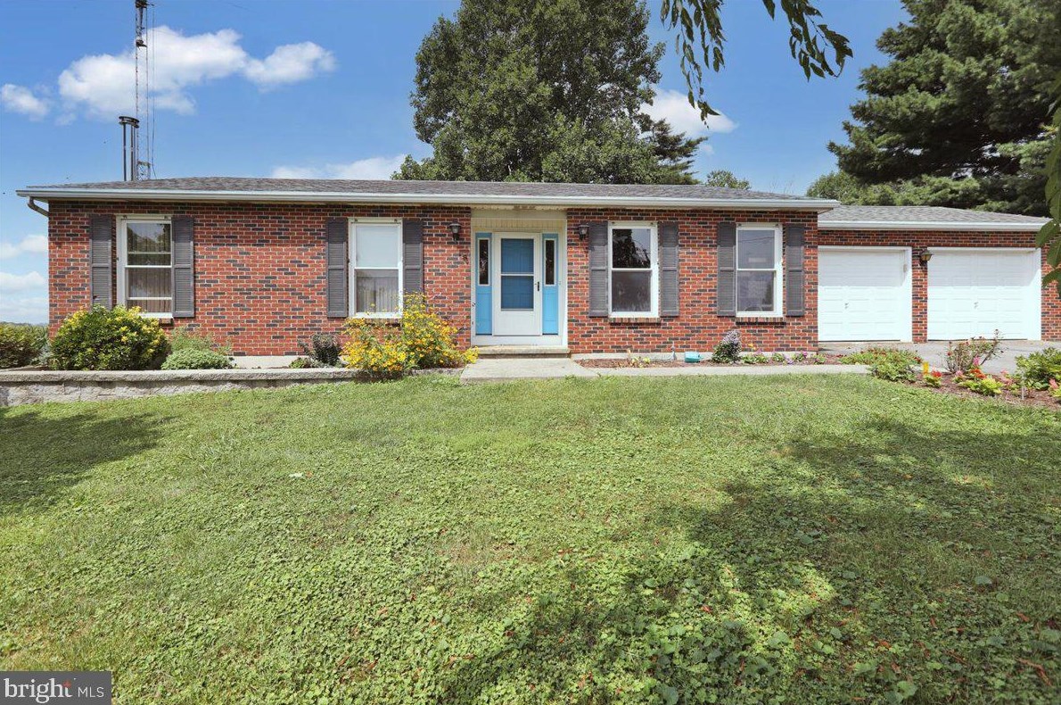 28 Topton Rd, Greenwich, PA 19530