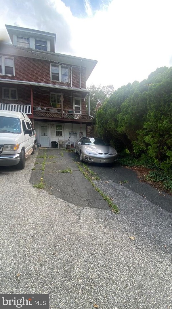 2135 Fairview Ave, Reading PA  19606-1809 exterior